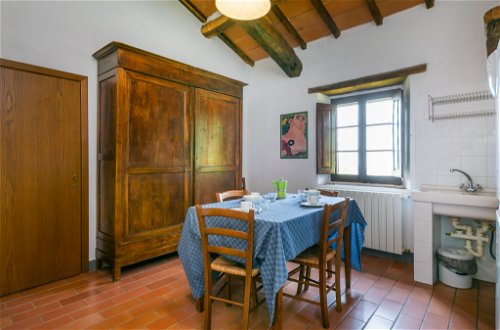 Photo 13 - 2 bedroom Apartment in Pescia with swimming pool and garden