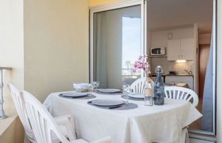 Photo 2 - Appartement de 2 chambres à Canet-en-Roussillon avec vues à la mer