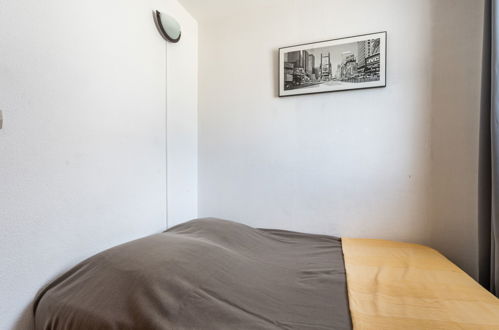 Foto 11 - Appartamento con 2 camere da letto a Canet-en-Roussillon con vista mare