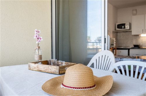 Foto 16 - Appartamento con 2 camere da letto a Canet-en-Roussillon con vista mare