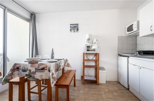 Foto 9 - Appartamento con 2 camere da letto a Canet-en-Roussillon con vista mare