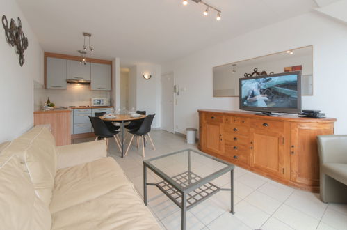 Foto 10 - Apartamento de 2 habitaciones en Bredene con vistas al mar