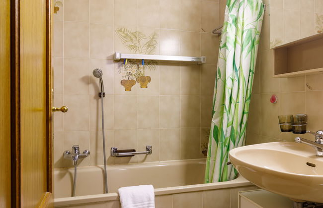 Apartamento de 2 quartos em Silvaplana com jardim - Foto 14