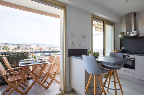 Foto 9 - Apartamento de 1 habitación en Cagnes-sur-Mer con terraza y vistas al mar