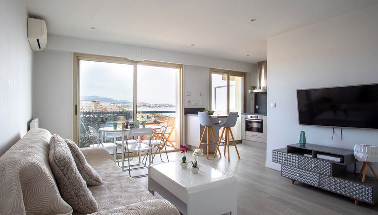 Foto 1 - Apartamento de 1 habitación en Cagnes-sur-Mer con terraza y vistas al mar