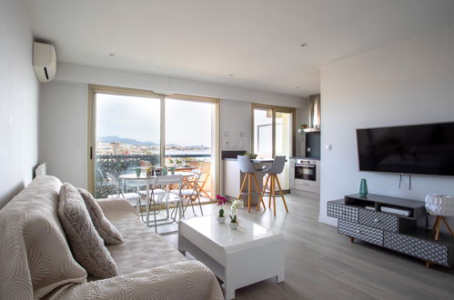 Foto 1 - Apartamento de 1 habitación en Cagnes-sur-Mer con terraza y vistas al mar