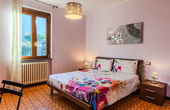 4 bedroom House in Dervio with garden - Photo 5