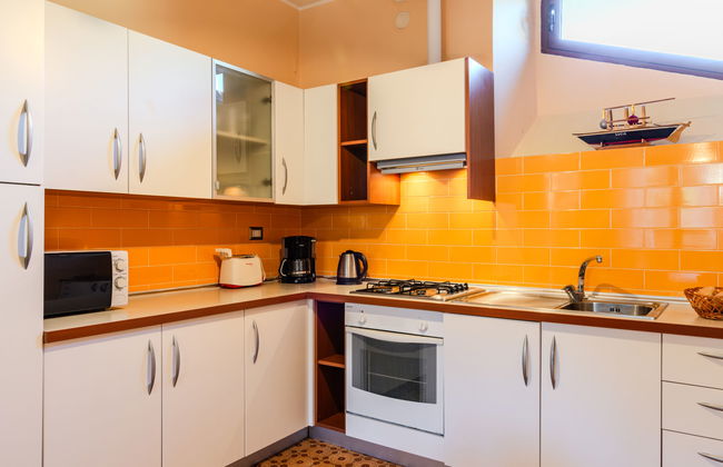 4 bedroom House in Dervio with garden - Photo 4
