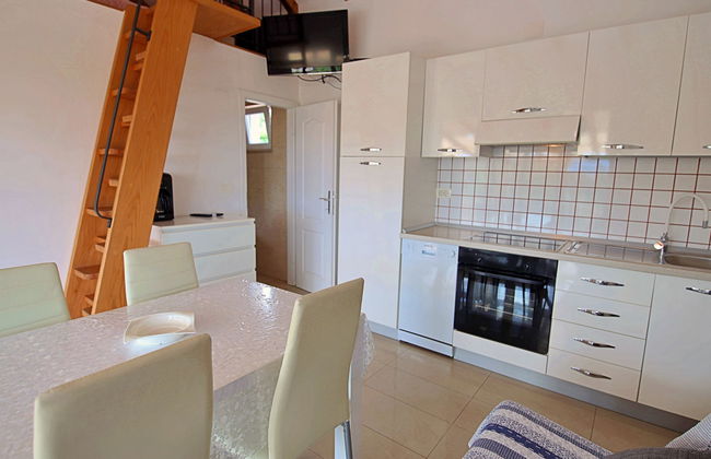 Casa de 2 quartos em Sutivan com piscina privada e terraço - Foto 7