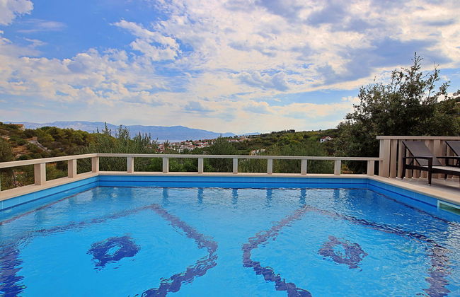 Casa de 2 quartos em Sutivan com piscina privada e terraço - Foto 2