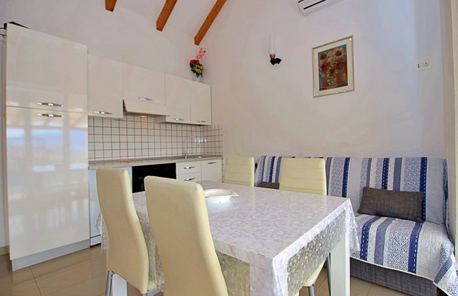 Casa de 2 quartos em Sutivan com piscina privada e terraço - Foto 5