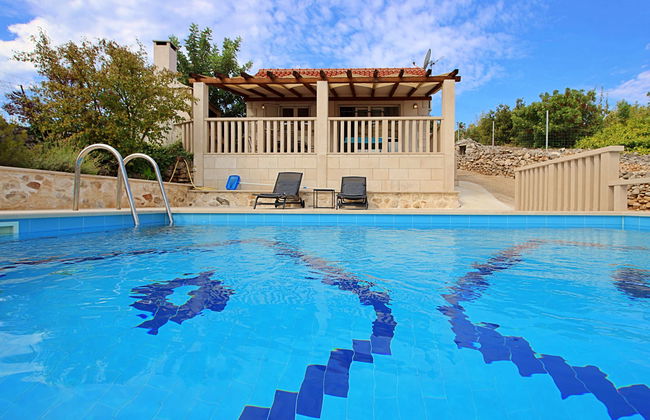 Casa de 2 quartos em Sutivan com piscina privada e terraço - Foto 14