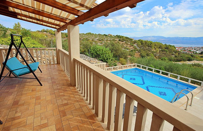 Casa de 2 quartos em Sutivan com piscina privada e terraço - Foto 4