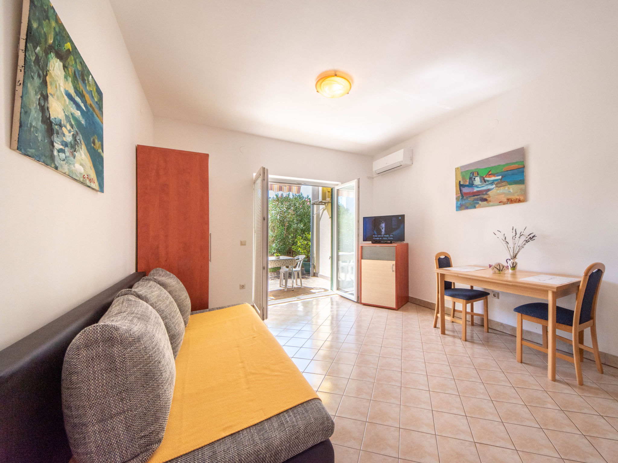 Foto 6 - Apartamento em Krk com jardim e terraço