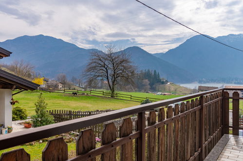 Photo 18 - 2 bedroom Apartment in Ledro with swimming pool and garden