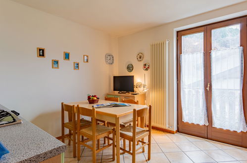 Photo 5 - 2 bedroom Apartment in Ledro with swimming pool and mountain view