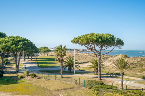 Foto 22 - Appartamento con 1 camera da letto a Le Grau-du-Roi con terrazza e vista mare