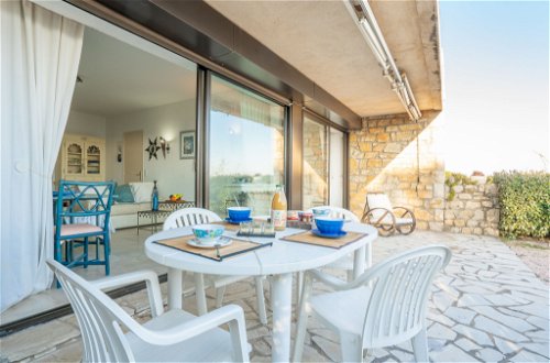 Foto 16 - Apartamento de 2 quartos em Fréjus com piscina e vistas do mar