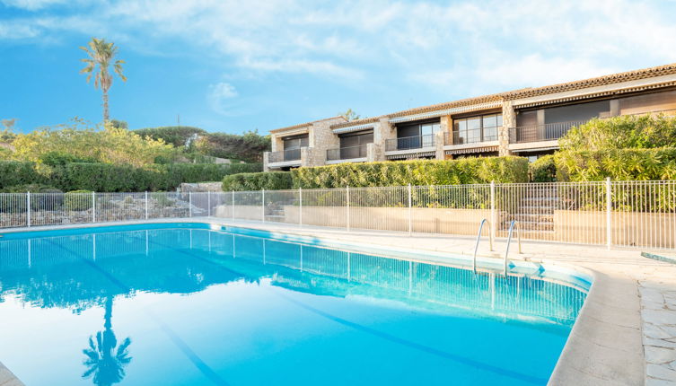 Photo 1 - Appartement de 2 chambres à Fréjus avec piscine et vues à la mer