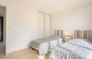 Foto 3 - Casa con 2 camere da letto a Hyères con giardino e vista mare