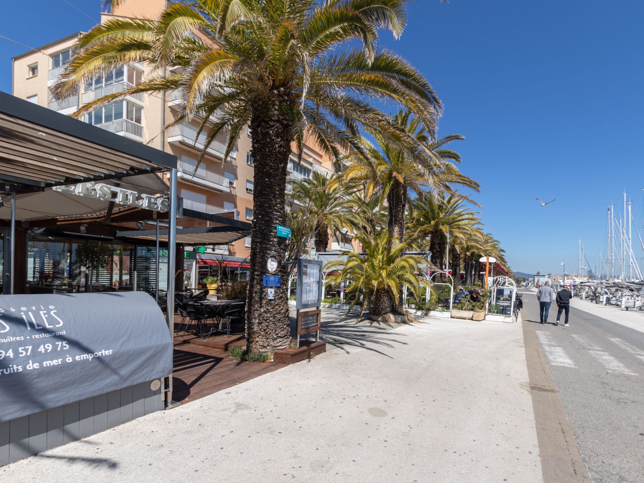 Photo 29 - Maison de 2 chambres à Hyères avec jardin et vues à la mer