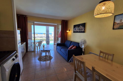 Photo 3 - 1 bedroom Apartment in Six-Fours-les-Plages with swimming pool and terrace