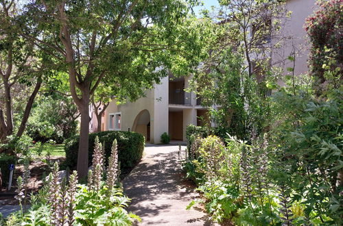 Photo 22 - 1 bedroom Apartment in Six-Fours-les-Plages with swimming pool and terrace