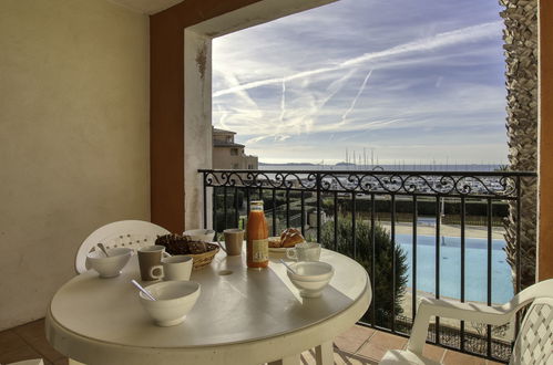 Photo 10 - 1 bedroom Apartment in Six-Fours-les-Plages with swimming pool and terrace