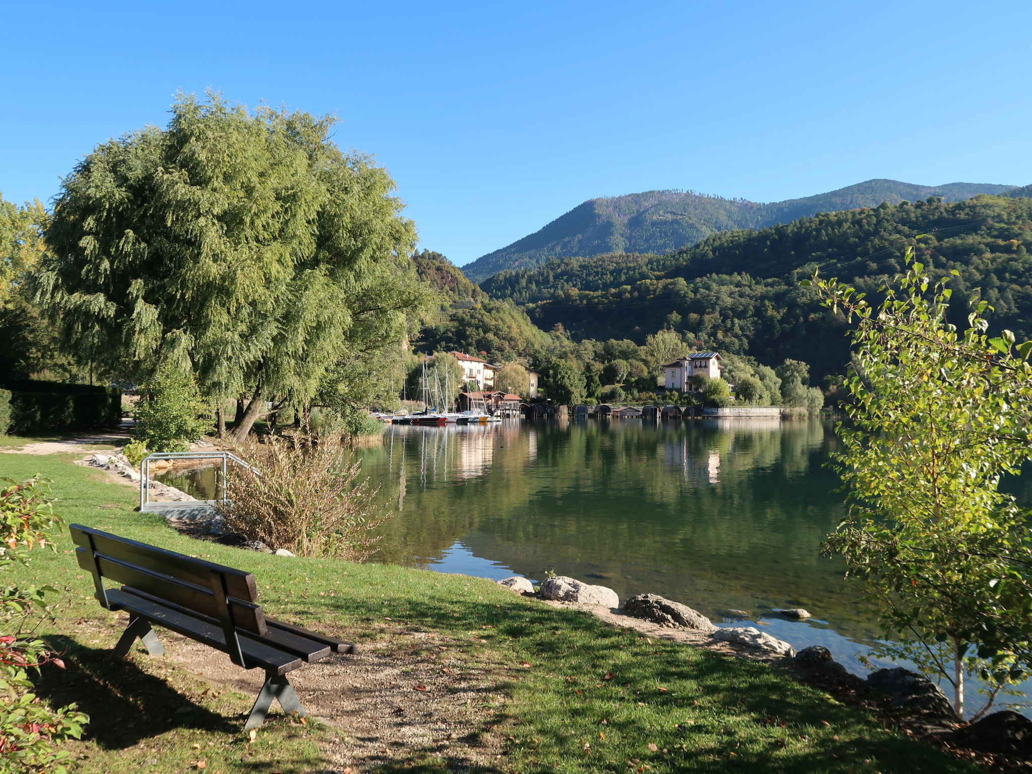 Foto 34 - Apartamento de 3 habitaciones en Pergine Valsugana con jardín