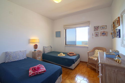 Foto 5 - Appartamento con 2 camere da letto a Lagos con piscina e vista mare