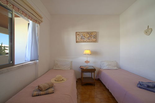 Foto 14 - Appartamento con 2 camere da letto a Lagos con piscina e vista mare