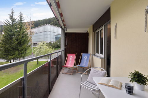 Foto 17 - Apartment mit 1 Schlafzimmer in Davos mit garten