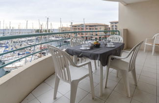 Foto 3 - Apartamento de 1 habitación en Fréjus con piscina y vistas al mar