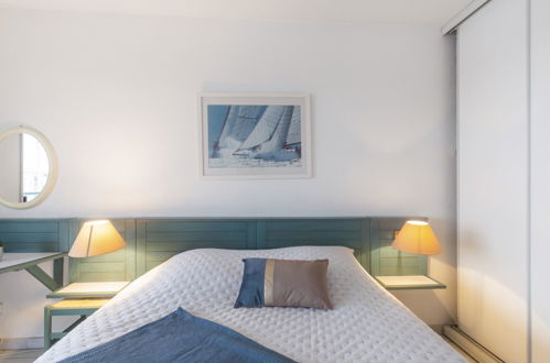 Foto 5 - Apartamento de 1 quarto em Fréjus com piscina e vistas do mar
