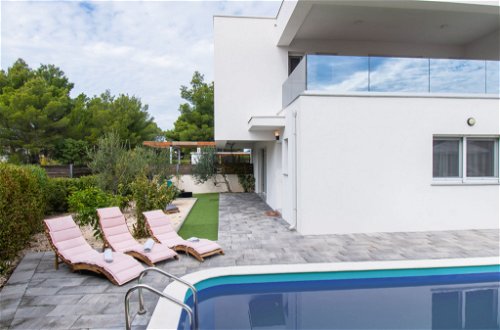 Foto 29 - Casa de 4 quartos em Vodice com piscina privada e vistas do mar