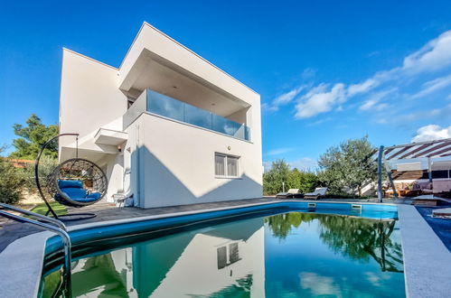 Photo 1 - Maison de 4 chambres à Vodice avec piscine privée et jardin