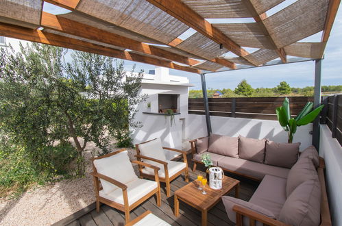 Foto 3 - Casa de 4 quartos em Vodice com piscina privada e jardim