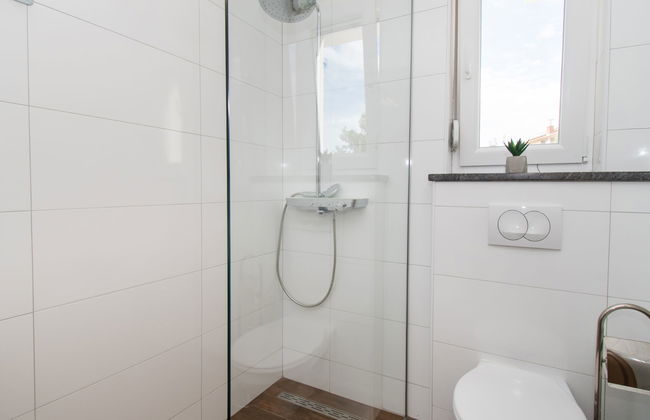 Casa de 5 quartos em Vodice com piscina privada e jardim - Foto 26