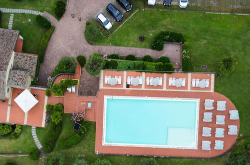 Foto 50 - Appartamento con 2 camere da letto a Garda con piscina e vista sulle montagne