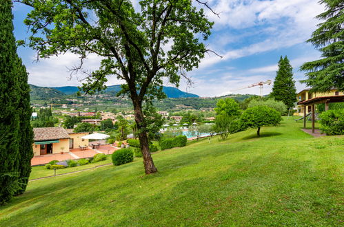 Foto 37 - Appartamento con 2 camere da letto a Garda con piscina e giardino