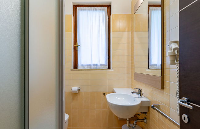Apartamento de 3 quartos em Garda com piscina e jardim - Foto 16