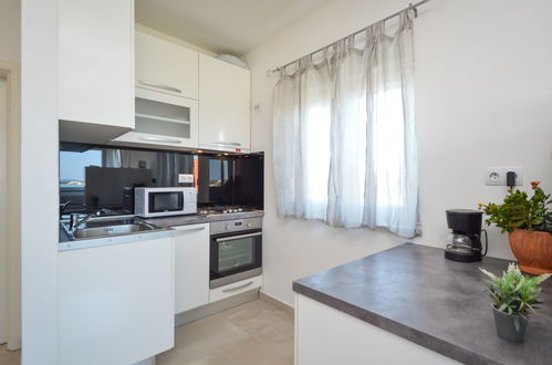 Foto 5 - Apartamento de 2 habitaciones en Sibenik con jardín