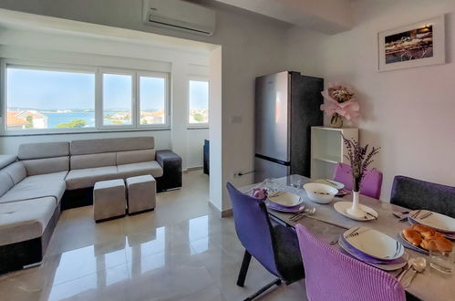 Foto 4 - Apartment mit 2 Schlafzimmern in Sibenik mit blick aufs meer