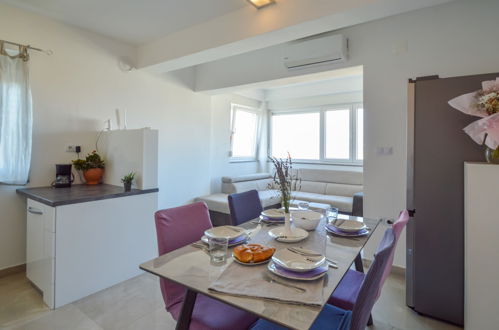 Foto 9 - Apartamento de 2 quartos em Sibenik com jardim