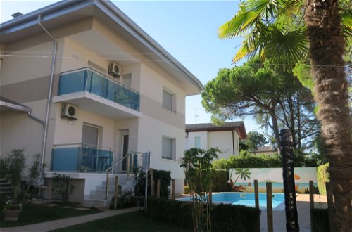 Photo 19 - Appartement de 2 chambres à Lignano Sabbiadoro avec piscine et vues à la mer