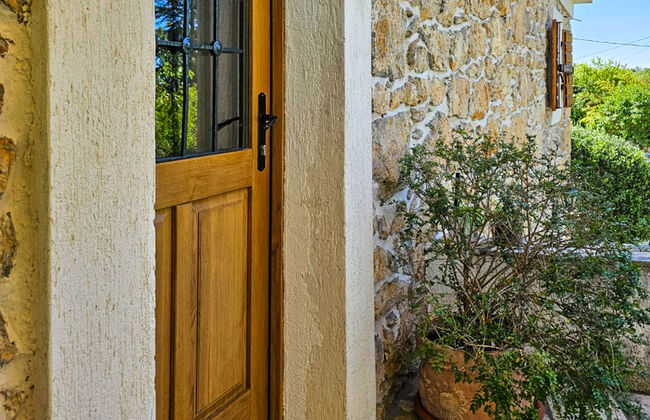 Apartamento de 2 quartos em Dobrinj com piscina e jardim - Foto 14