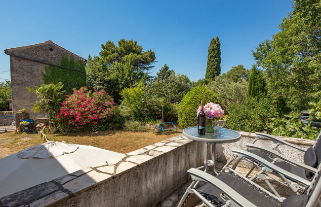 Apartamento de 2 quartos em Dobrinj com piscina e jardim - Foto 19