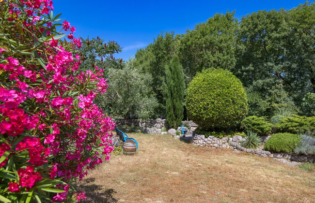 Apartamento de 2 quartos em Dobrinj com piscina e jardim - Foto 18