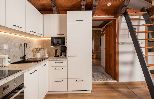 Apartamento de 2 quartos em Dobrinj com piscina e jardim - Foto 8