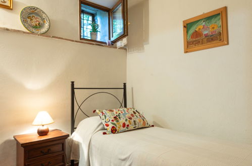 Foto 23 - Haus mit 3 Schlafzimmern in Montieri mit privater pool und garten